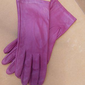 Leather gloves